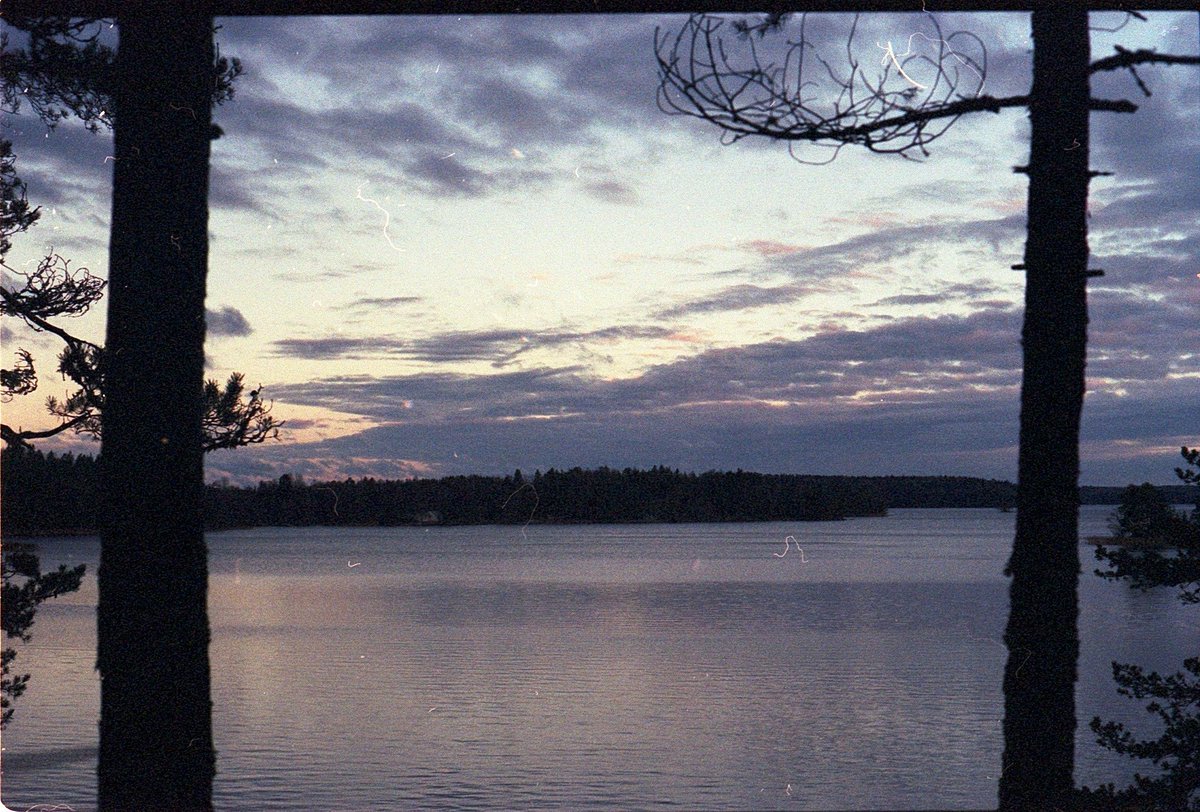 EPMattila's tweet image. Pitäisi varmaan kuvata useammin filmille. Leica M6, 55mm, Fuji Superia Venus 800. #filmi #film #valokuvaus #leica #fuji #superia