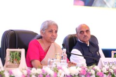 airnews_kolkata's tweet image. #আকাশবাণী_সংবাদ_কলকাতা
কেন্দ্রীয় অর্থমন্ত্রী নির্মলা সীতারামন রাজস্থানের জয়পুরে আজ, একটি #Budge-পরবর্তী আলোচনা সভায় যোগ দেন। বিভিন্ন অতি ক্ষুদ্র, ক্ষুদ্র ও মাঝারী শিল্প, স্টার্ট আপ এবং ব্যাঙ্কিং সংস্থার প্রতিনিধি সহ অংশীদারদের সঙ্গে মতবিনিময় করেন।
#AmritKaalBudget