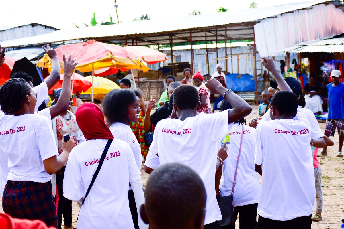 medsar_rwanda's tweet photo. Our @scora_medsar in partnership with KASHA Rwanda @FXBRwanda, @sfhRwanda celebrated International condoms Day at Rango market in @HuyeDistrict raising awareness of using condom as one of the trusted contraceptive and explained its availability.
#SCORAngels   #WeAreMEDSAR https://t.co/DWCRGw0bfR