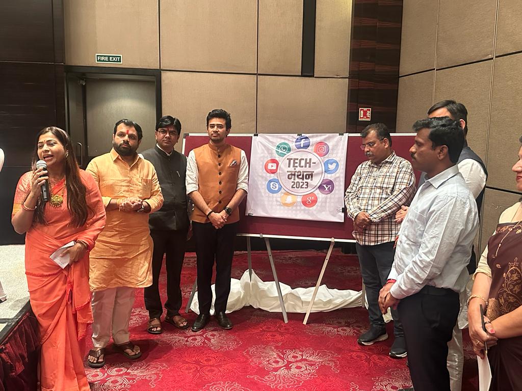 RaviDadaChavan's tweet photo. भाजपा सोशल मीडिया (महाराष्ट्र प्रदेश) यांच्या वतीने आयोजित करण्यात आलेली 'Tech मंथन २०२३' ची सोशल मीडिया बैठक भाजपा युवा मोर्चा राष्ट्रीय अध्यक्ष मा. श्री. तेजस्वी सूर्या यांच्या प्रमुख उपस्थितीत पुणे येथे पार पडली.
#TechManthan #BJP #Maharashtra https://t.co/YZOPBzY2sK