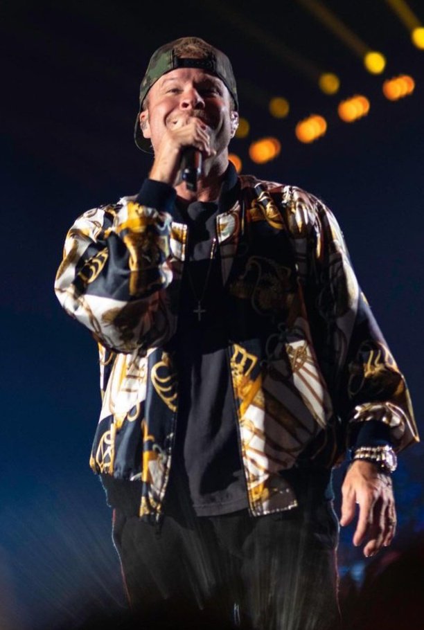 Happy birthday       today the best birthday on stage   