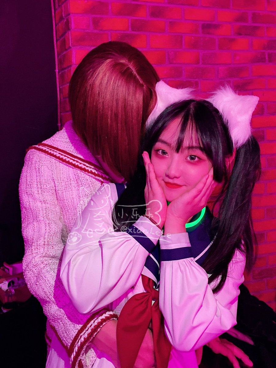 这里是小乐乐和她的UU哟~🐾

这个人又要在现场和人“十指相扣”被我当场制止，拦下来了😡

@UU_zzzzzzzz https://t.co/R3mGpZOMBf