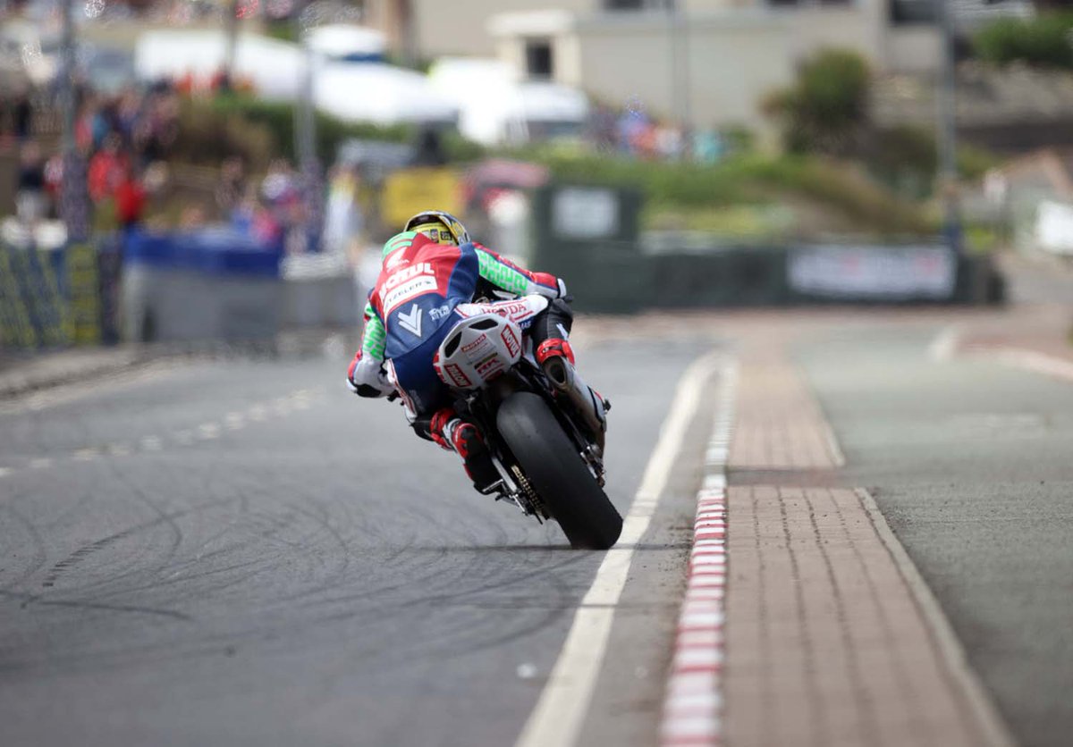 bjbikers's tweet photo. Ova godina bez North West 200 trke? - https://t.co/8IJy5os36i #bjbikers https://t.co/nHY0YL7Nyx