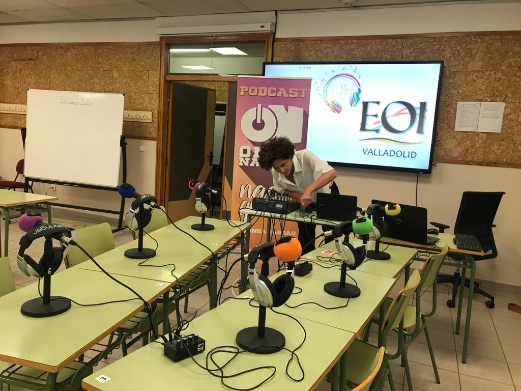 susanarctrancho's tweet photo. ¿Cómo un proyecto de #radioescolar se puede hacer realidad? en centros:

➡️ Escuela Oficial Idiomas @EoiValladolid 
➡️ Internado Sagrada Familia @dialsafari 
➡️ IES Eulogio Florentino Sanz @EulogioIES 
➡️ IES Emilio Ferrari @iesferrari  👇

@educacyl @cfievalladolid @ondanassau https://t.co/xae10O8mrs