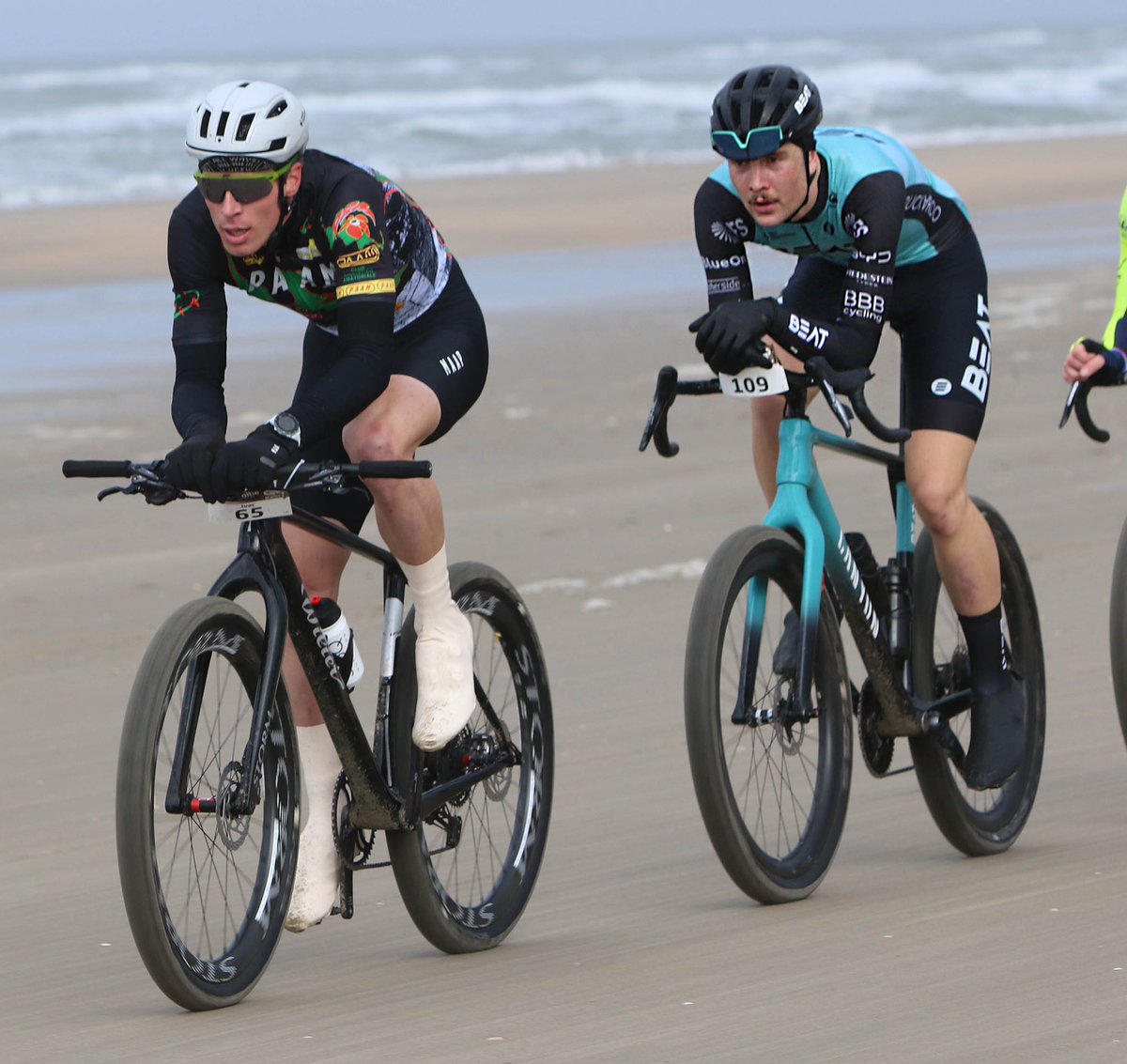 ClassifiedCC's tweet photo. Massive kudos to Jules de Cock who won the NK beach race (and 🇳🇱 national championship) yesterday, on a Classified equipped Canyon Exceed. Going solo on the final lap, Jules was clearly the strongest on the day 💪
And just look at that beach racing set up 😍🚀 
📷 Rob Duin https://t.co/DB3gi5ZeVl