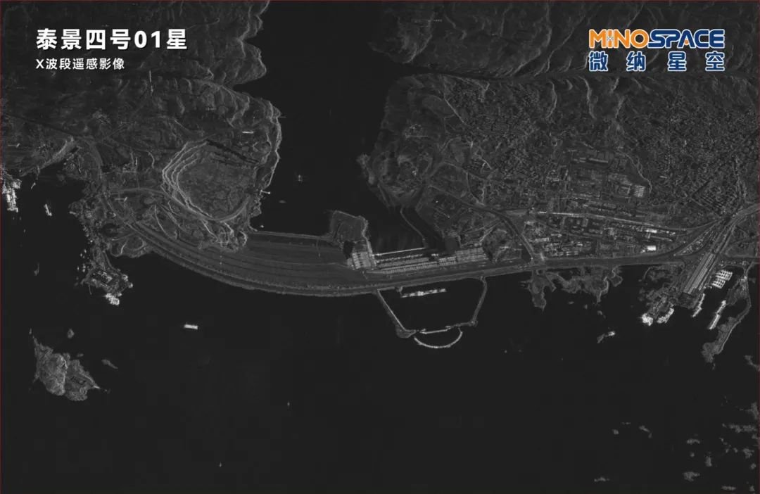 SAR images look so cool! Here are some taken by China's first commercial X-band SAR satellite: MINOSPACE's Taijing-4-01:
The Space City Houston and home of Rockets;
Verrazzano-Narrows Bridge connecting Staten Island and Brooklyn;
Aswan High Dam of Egypt