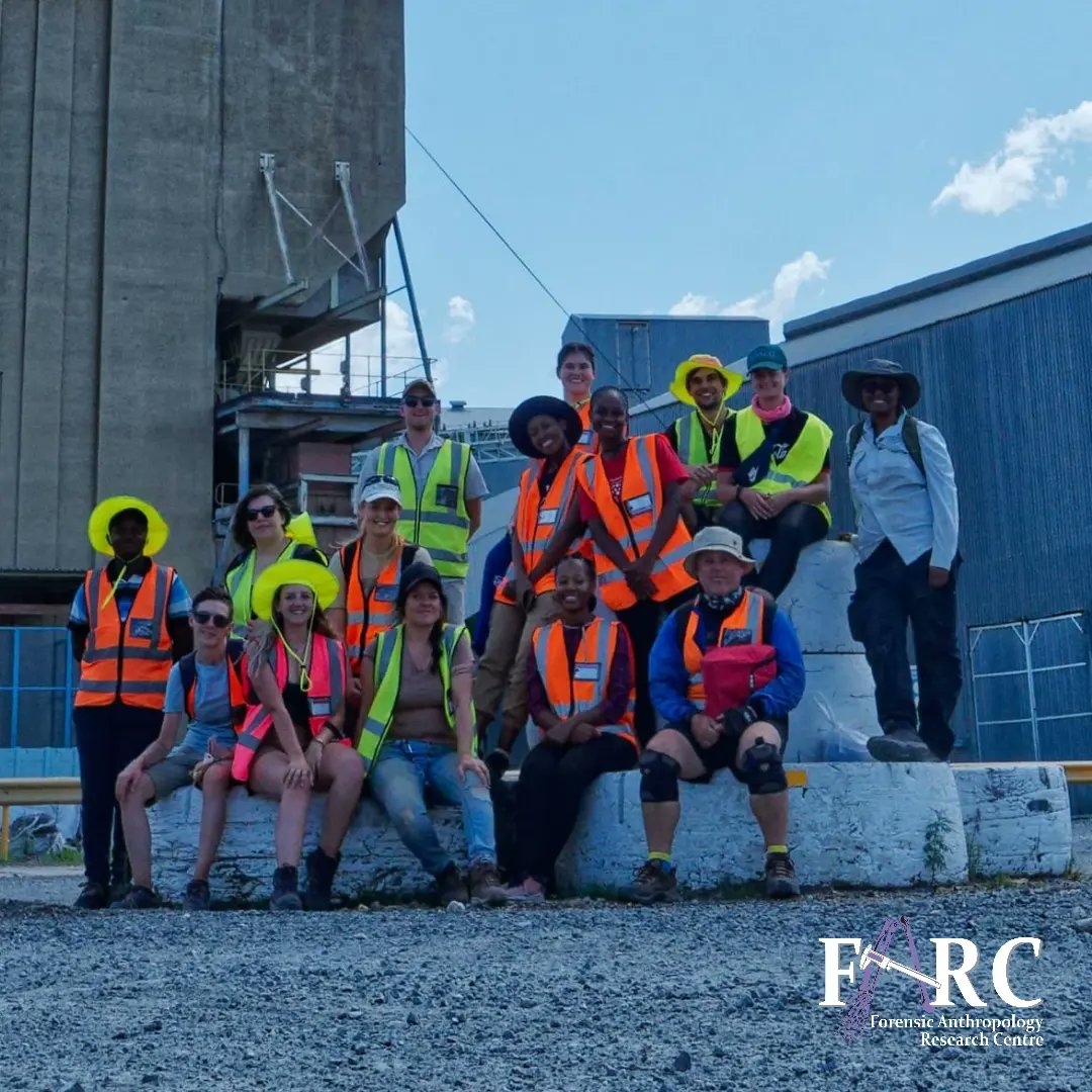 UPAnthro's tweet photo. In early 2023 the staff and students of FARC returned to Koffiefontein Diamond Mine in the Free State South Africa to continue exhumations of the late 19th Century graveyard on the mine's property. 
#forensicanthropologyresearchcentre #biologicalanthropology #bioanthro #skeleton https://t.co/dpIjs4PFnE