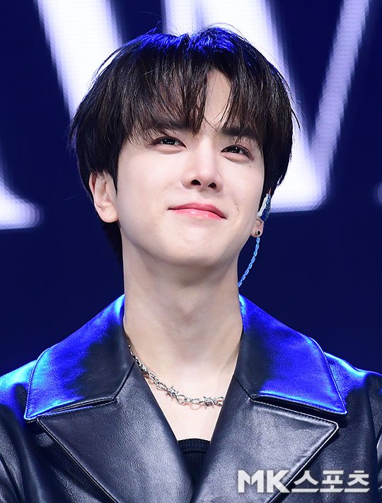 eternallyksw's tweet photo. [📸] 230220 #THEBOYZ at their 8th mini album ‘BE AWAKE’ comeback media showcase

#ROAR #BE_AWAKE #더보이즈 @WE_THE_BOYZ https://t.co/Qab2iIHNSM