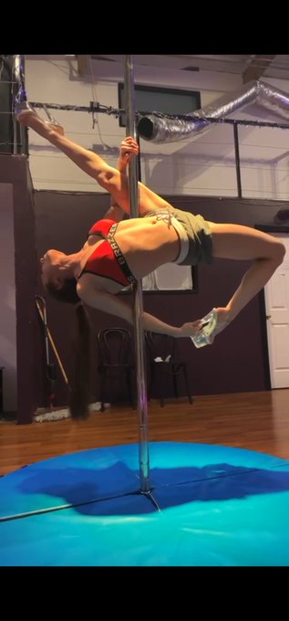 Nearly back in stripper-shape ~4 years after "hanging up the heels" https://t.co/CtiOqTETYn<a href="/tag/mvsales"class="tags"><span>#mvsales</span></a>