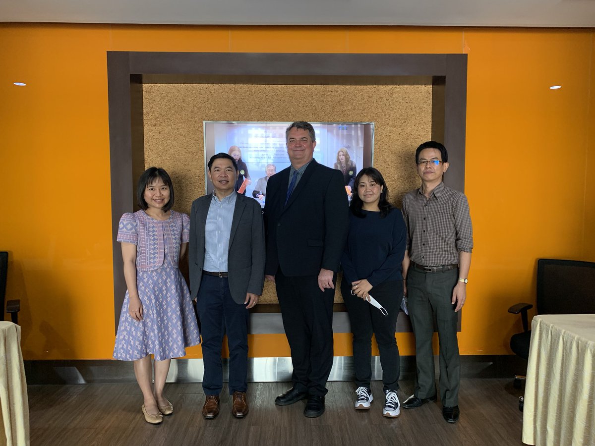 DrStanfordBlade's tweet photo. Excellent discussions regarding @KMUTTNews & @UofAALES @ualberta research collaboration. #bioinformatics #landreclamation #conservationbiology #postharvestprocessing #bioeconomy #Thailand #agriculture #food #biomass https://t.co/fnN1mD5KDr