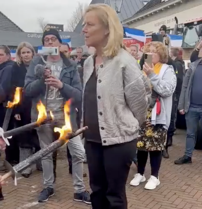 Extra 'Briefje van Jan' - aan die kneuzen in Diepenheim

buttkicken.nl/briefje-van-ja…