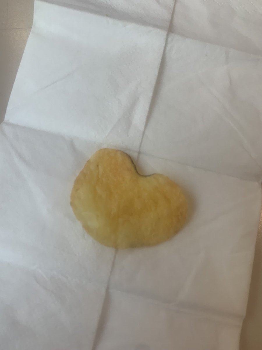 paisley_firth's tweet photo. @walkers_crisps #lovefromwalkers https://t.co/Zan9IVVpzr