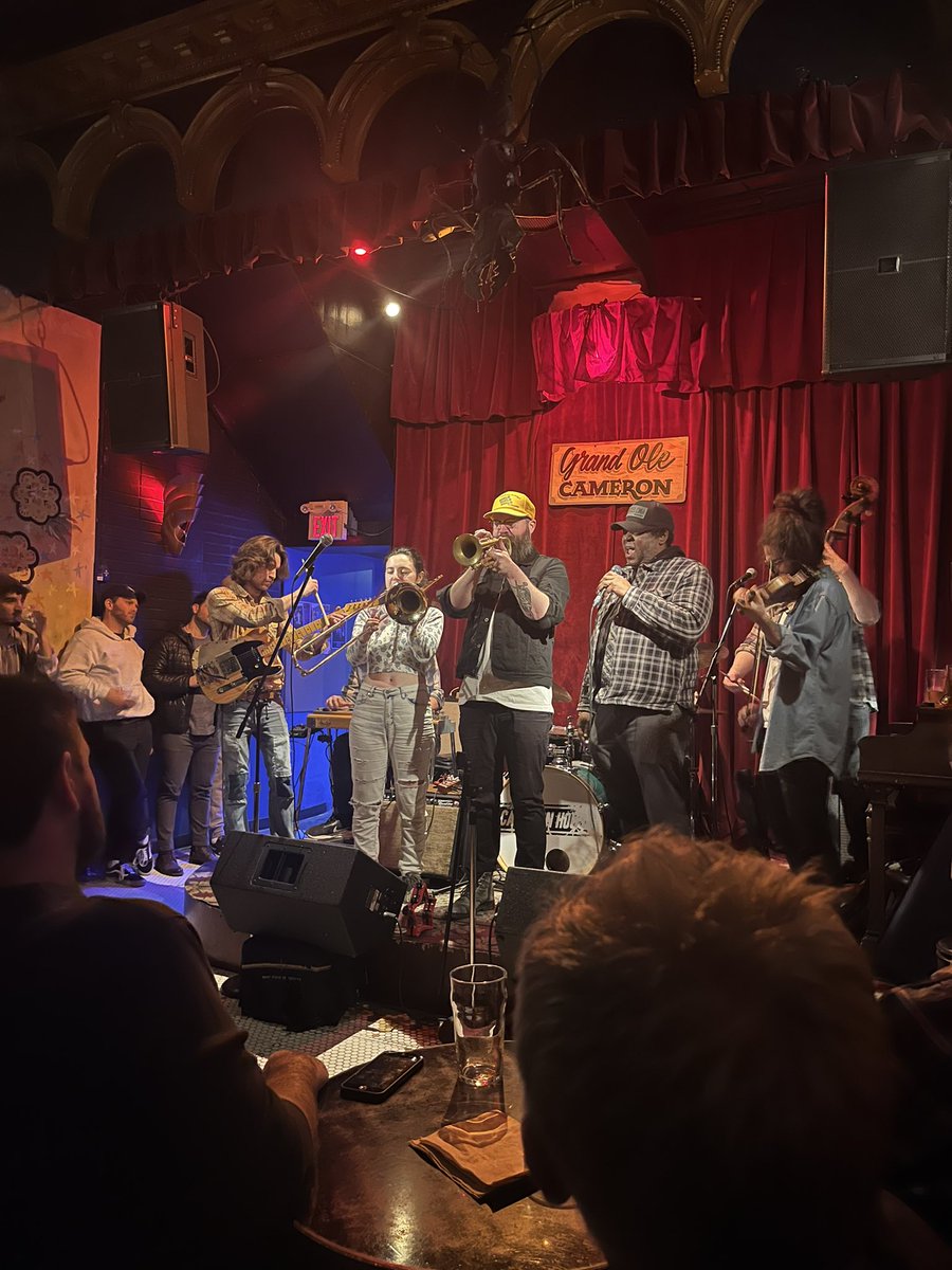 claire senko 🇺🇦 🇨🇦 🎶 tweet media