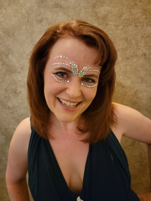I straightened my hair for the first time in 4 years for the Masquerade Ball. I had a great night.  #redhead<a href="/tag/redhead"class="tags"><span>#redhead</span></a><a href="/tag/masquerade"class="tags"><span>#masquerade</span></a><a href="/tag/denvergirls"class="tags"><span>#denvergirls</span></a>