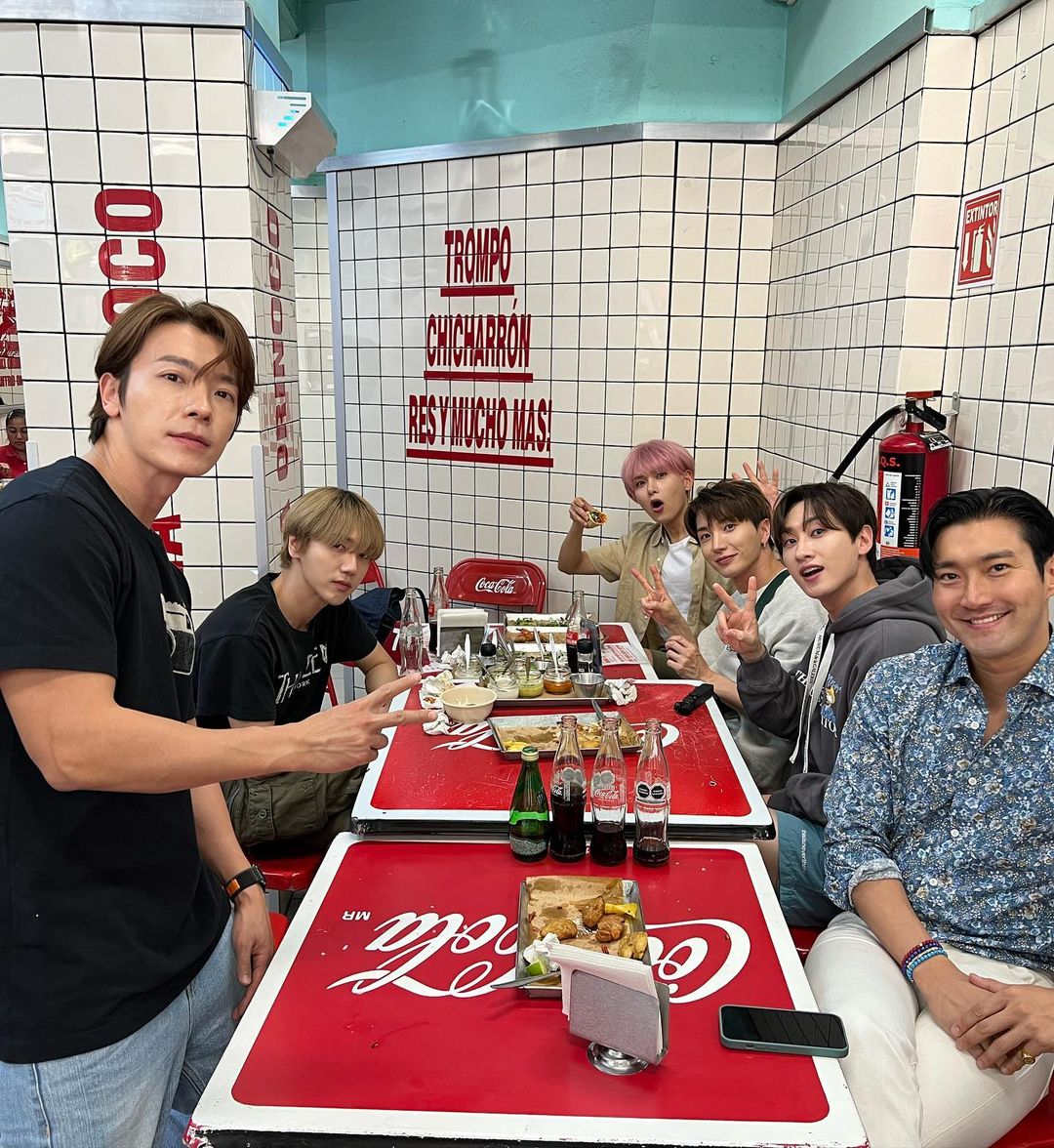 [230220] Leeteuk Instagram, Twitter &amp; Weibo

(FR) Les garcons aux tacos💙🌮

(EN) Taco boys💙🌮

(KR) 도른자들💙🌮

Lien/Link : instagram.com/p/Co3O2TdPA52/…

(Cr: xxteukxx Trans: cheonsateukfrance)