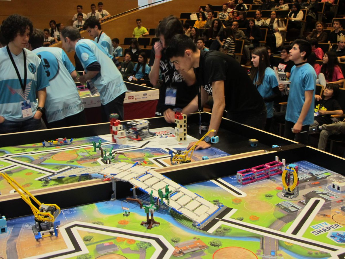 El dissabte 25 de febrer l'<a href="/EPS_UdL/">Politècnica UdL</a> viurà la 12a ed. de la <a href="/FLL_Spain/">FIRST LEGO League SPAIN</a> a #Lleida. Més de 300 joves i infants busquen solucions tecnològiques relacionades amb l'energia i el seu cicle el el marc d'aquest programa internacional que fomenta les vocacions científiques i tecnològiques