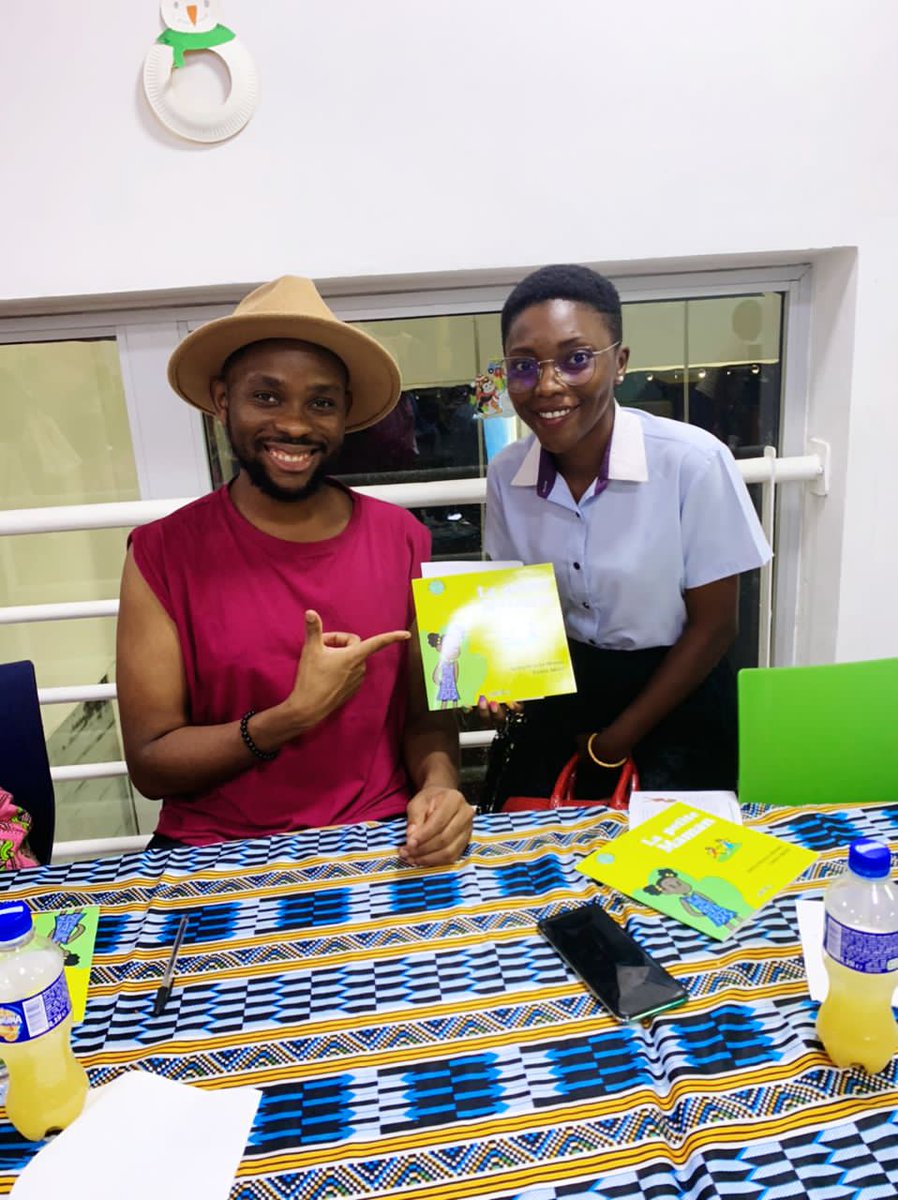 Lady_Fiel's tweet photo. A la dédicace du livre La petite Maman de @BethyNtocko. 

Un livre qui invite adultes et enfants à la responsabilité. Je vous le recommande. 

Il ne coûte que 3.500F 
Plus d'informations au +237 694.86.39.40
#MissVelo https://t.co/4a1j9hTnrb
