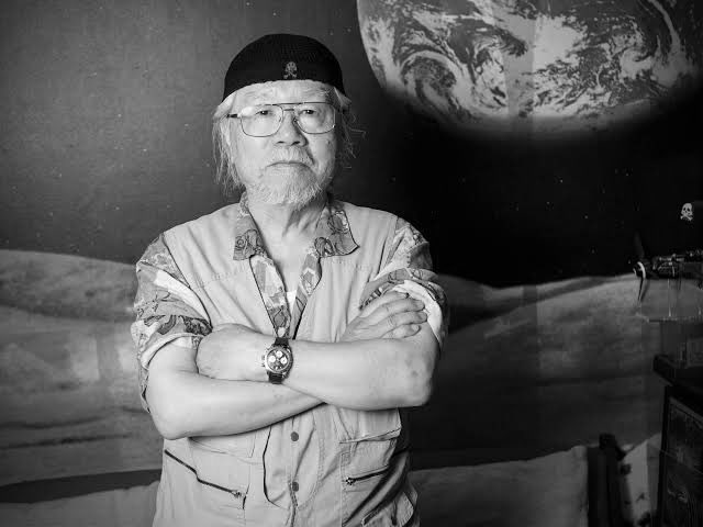 C’est avec une immense tristesse que nous apprenons le décès de Leiji Matsumoto à l’âge de 85 ans. 

Un artiste de légende qui aura inspiré et fait rêver toute une génération avec Space Pirate Captain Harlock (Albator) et Galaxy Express 999.