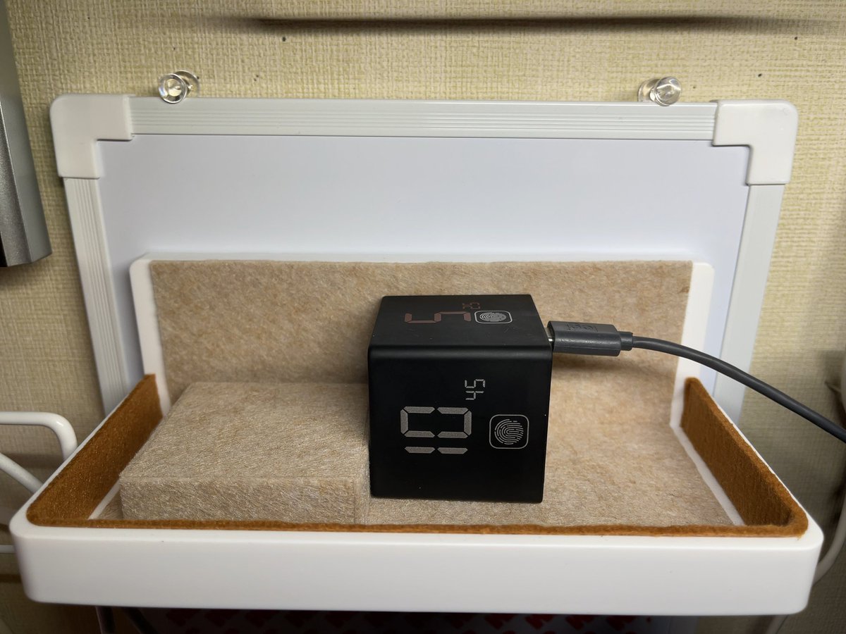 kxiexetara's tweet image. #Ticktimecube
専用の台を作成。