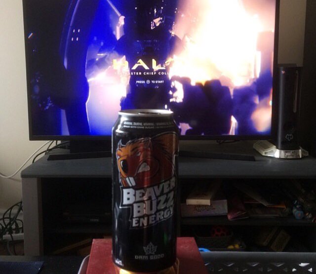 paulgates317's tweet photo. Having a cold can of Beaver Buzz for an afternoon of playing Halo. #game #xbox #xboxone #beaverbuzz #halo #masterchiefcollection #gaming #afternoon https://t.co/0t3UQTVDaj