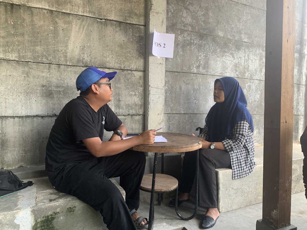 KIBojonegoro's tweet photo. Dokumentasi.
Interview Relawan Panitia Kelas Inspirasi Bojonegoro 9.
Yang dilaksanakan di Kedai Inspirasi Bojonegoro.

Salam Inspirasi
Cerita Hari ini untuk Mimpi Esok Hari https://t.co/dbdslCHbXZ