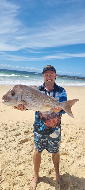 Drone Fishing Master of the week!
Corey Neil made a fishing trip at Nine mile Beach on
the east coast of Australia. It was a snapper, 78cm, and baits were dropped at 300m with SD3+.