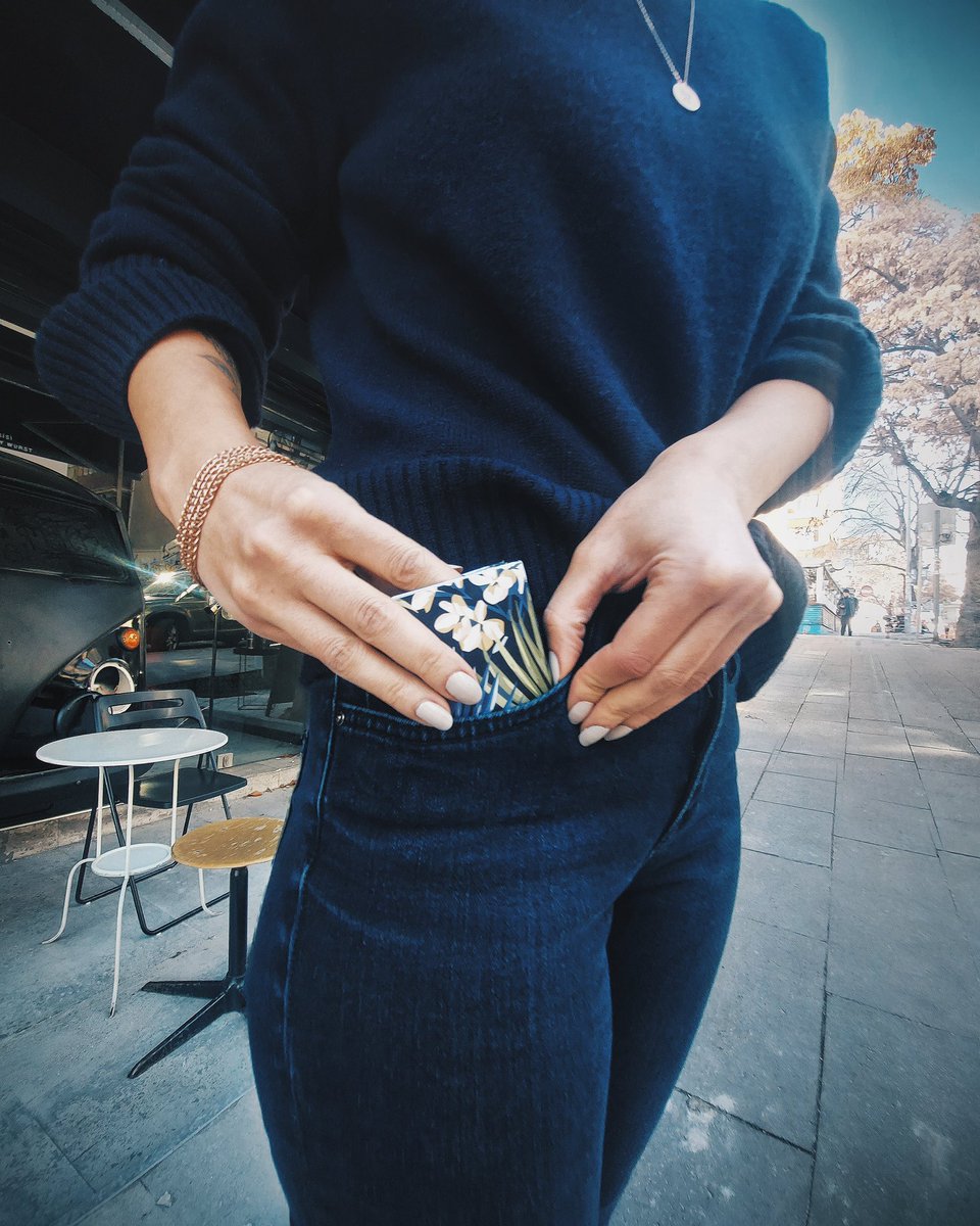 pullhaze's tweet photo. PULLHAZE®️ CardWallet; Tüm kartlarınızın sığacağı kadar büyük, tüm cüzdanlara sığacak kadar küçük! 🌿🌿 https://t.co/qdzjWE4cUQ