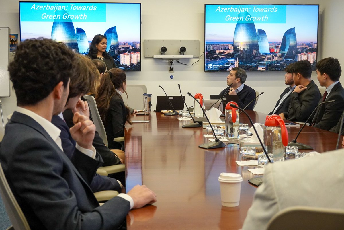 DP Economics students visited World Bank last week to learn about Green Growth and economic opportunities with a focus on Azerbaijan.
