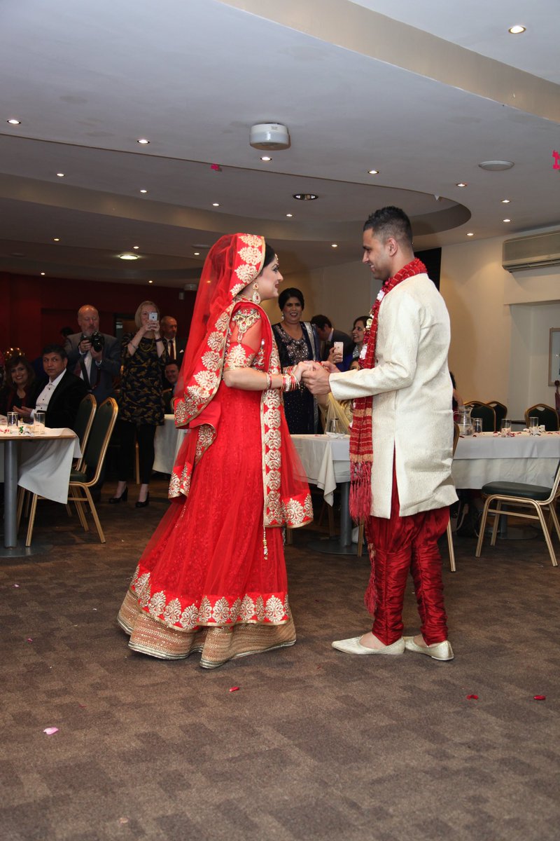 RashidSabina's tweet photo. It’s our wedding anniversary today - 7 years together and many more to come inshallah. #partnersinlife #husbandandwife https://t.co/fa8tUBkbaE
