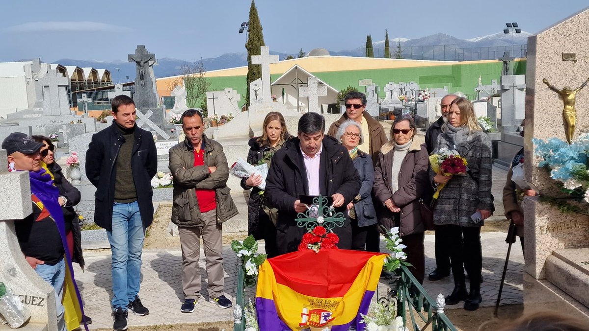 Ayer acompañado a <a href="/PSOE_Galapagar/">PSOE Galapagar</a> <a href="/psoe_m/">PSOE Madrid</a> 83° Aniversario del fusilamiento del Alcalde y los 4 Concejales Socialistas y Ugetistas de Galapagar.  <a href="/juanlobato_es/">Juan Lobato</a> <a href="/martabll/">Marta Bernardo</a> <a href="/UGTMadrid/">UGT Madrid</a> <a href="/MarinaPrietoUGT/">Marina Prieto</a>