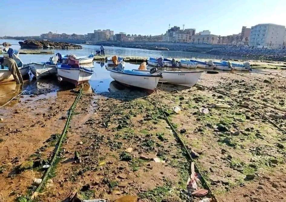 انسحاب البحر عن سواحل مدينة جيجل شرق الجزائر العاصمة