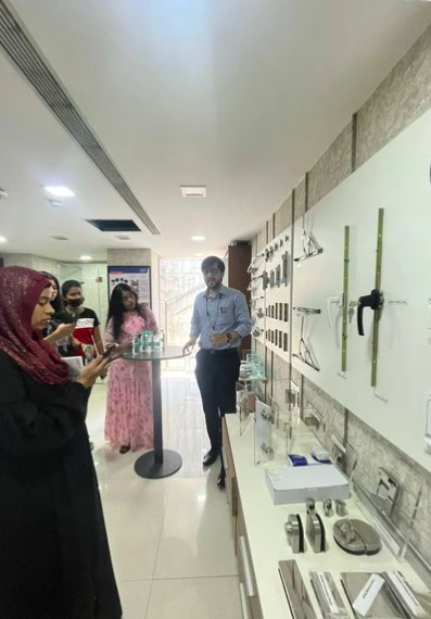 designz_dreamz's tweet image. Interior design students of DreamzDesignz got an opportunity to interact with and observe the different hardware for interiors on display at L'atelier Ebco.
#ebco #hardware #interiors  #dreamzdesignzinsititutebangalore   #Dreamzdesignz #Kormangala #bangalore