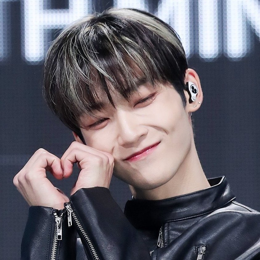KVNFEED's tweet photo. deobis if you see this tweet please reply with

THE BOYZ ROAR-ING COMEBACK
#더보이즈_로어_6시_컴백
#THEBOYZ_ROAR
#BE_AWAKE_ALBUM_RELEASE
+ @ WE_THE_BOYZ https://t.co/Thr1IlEA9Z