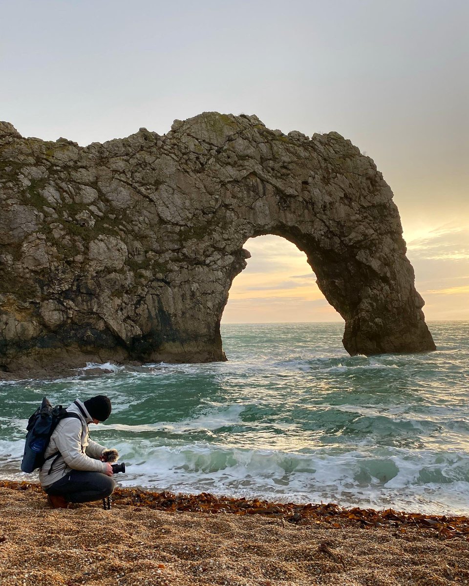 Spent 4 nights living in a van to visit some of England’s beautiful South Coast. This was one of my favourite pictures of Durdle Door 🌊