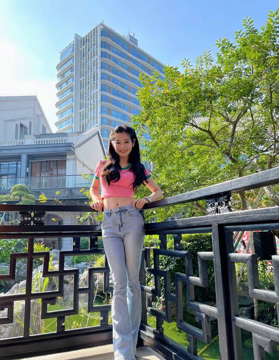 Tingting1995D's tweet photo. Only by standing tall can you see far, hard work is the way to make you stand tall https://t.co/6YlCBcBPg9
