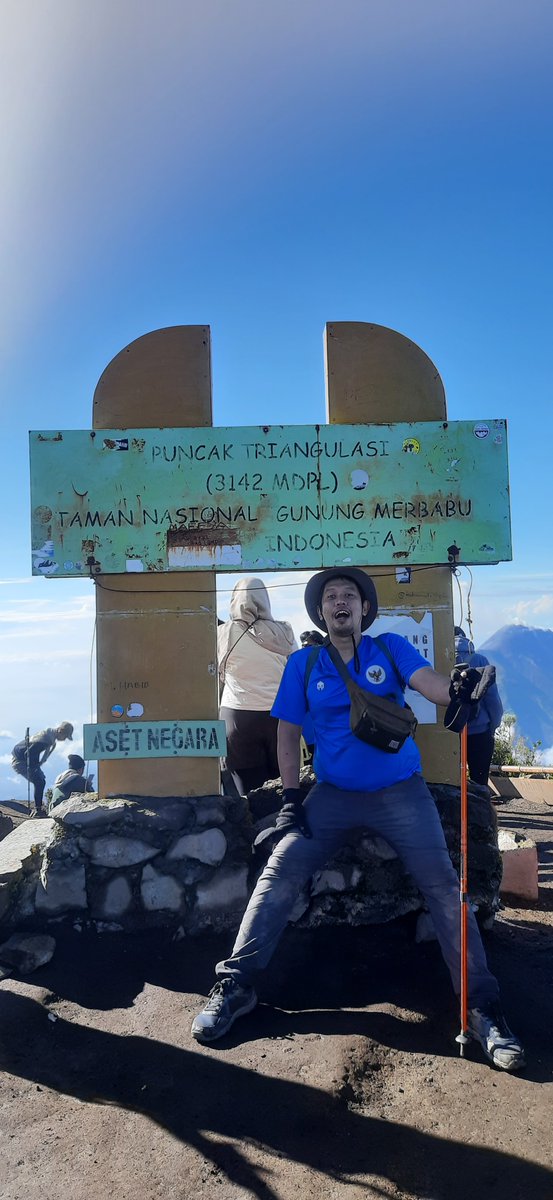 Yanuar_dee's tweet photo. Rinjani jad kagak nih,merbabu aja udah ngos2an https://t.co/91U1gYHyT8