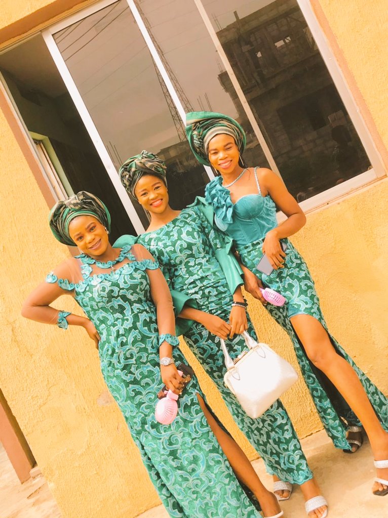 Falayi4's tweet photo. O'KEMZY apparel 😍,unisex precisely.🥰 I sell materials, I made ready to wear outfits, I sell couples Aso-oke ( Owambe aso ebi), Bespoke wears, sultana, Kaftan &amp; agbada ( agbada bubu) and lot more...
Dm let's talk business 😉
 #kaftandressmalaysia 
#bridalgoals 
#apparel 
#sammy https://t.co/0EPEXLCD6s