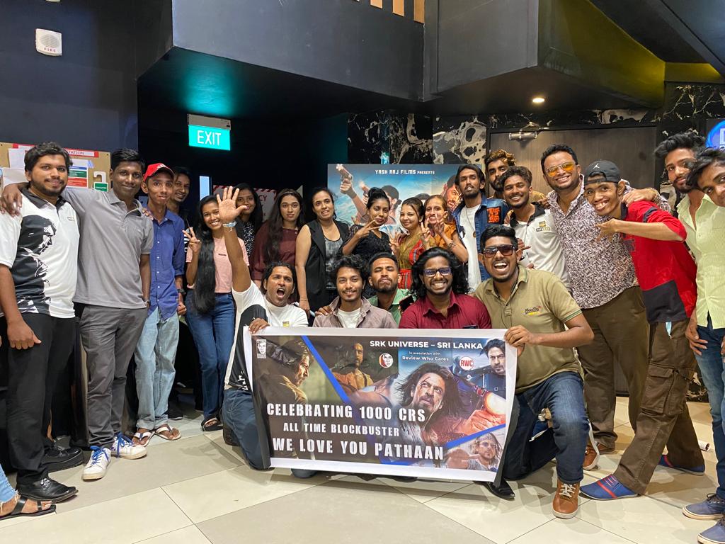 HansiIam's tweet photo. @iamsrk #DontAskSRK we are celebrted pathaan success event in sri lanka 🇱🇰  😍
Love you sooo much my king khan 👑 😘😘 
Congratulations Sir 💖🤗 https://t.co/YDJsaicntO