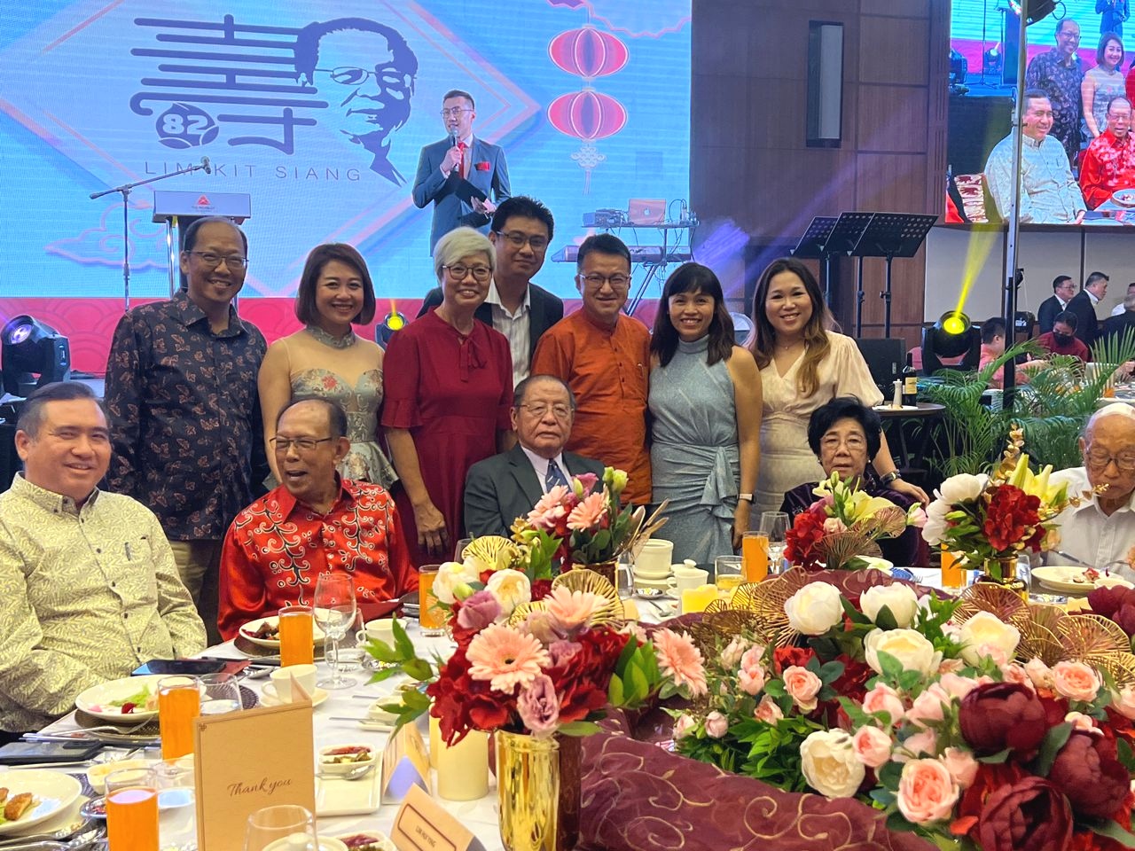 Happy 82nd birthday sdr Lim Kit Siang, who has always been an inspiration to us all. 