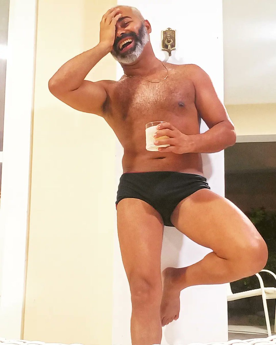 Gabrielmeds's tweet photo. Não é preciso muito para ser feliz, até isso causa inveja!
#goodvibes #lifestyle #errejota #nofilter #inspiration #wanderlust #summer #boy #carnaval #blondehair #gay #gabrielmeds #barber #blog #bloggers #influencers #manwear  #recreiodosbandeirantes #maramar #brazil #021rio https://t.co/CwM9TMTpRg