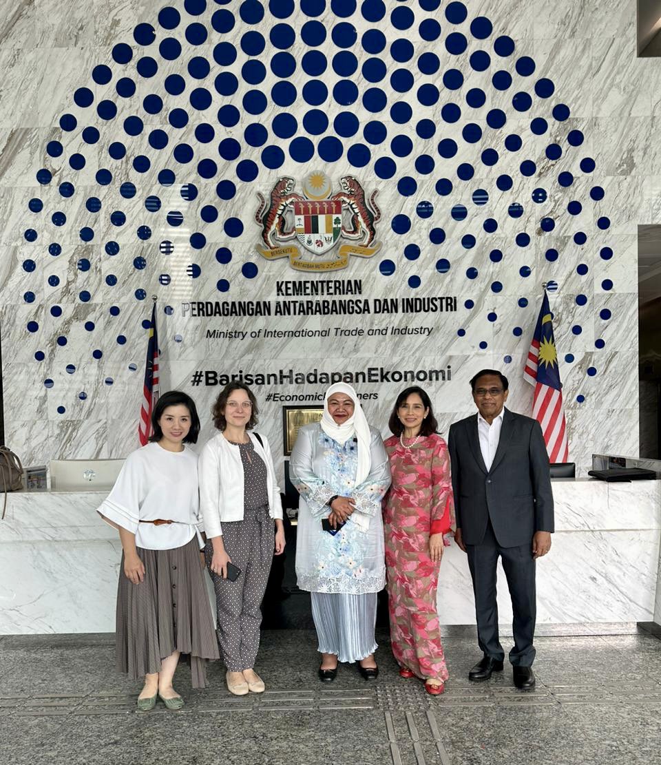 A very warm welcome from the Ministry of International Trade and Industry in Malaysia, giving me an opportunity to express a strong support to the resumption of EU-Malaysia FTA negotiations <a href="/Trade_EU/">EU Trade 🇪🇺</a> <a href="/spiritsEUROPE/">spiritsEUROPE</a> <a href="/BusinessEurope/">BUSINESSEUROPE</a> <a href="/EU_AseanBC/">EU-ASEAN Biz Council</a>