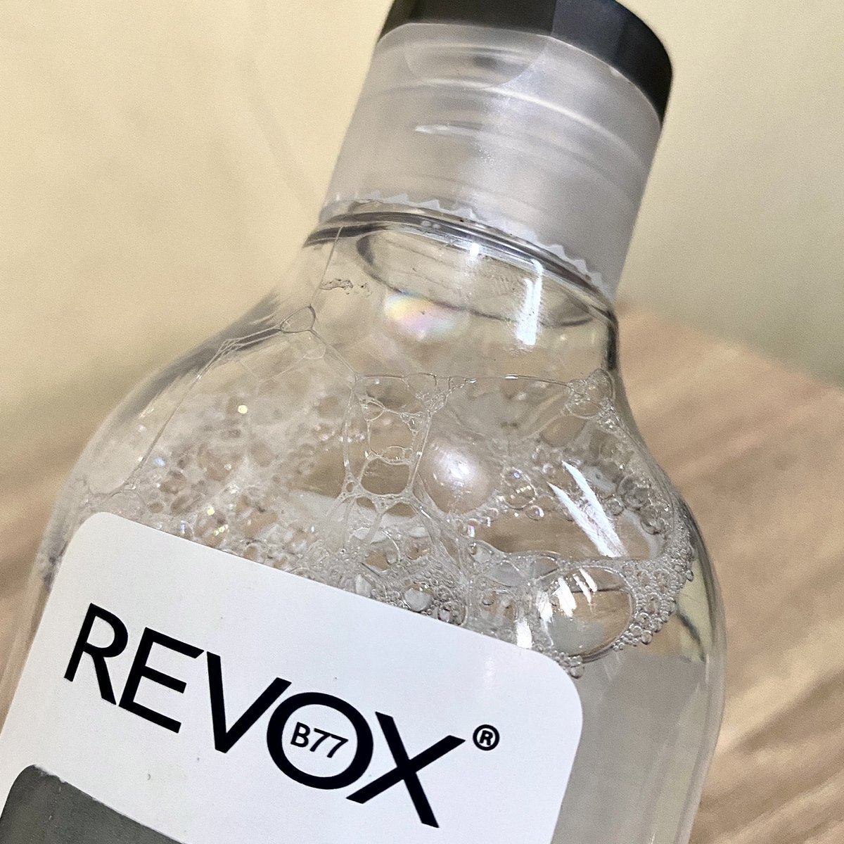 bittercaffeines's tweet photo. Toner exfo jumbo?!? Setahun udah gausah deh mikir buat beli exfo product!

Btw kalian tau gasih kalau toner exfo gak cuma bisa dipake dimuka? Selain muka, toner ini jg bisa dipake di badan loh!

Aku lagi suka bgt exfo keti, siku, dan lutut pake toner jumbo iniii😆 https://t.co/tt2xDLK32F