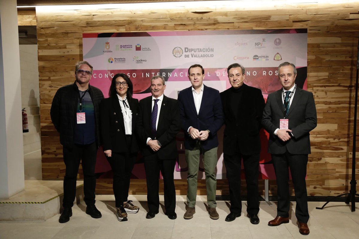 DOCigales's tweet photo. El pdte. de la #DOCigales, Pablo Sáez, participa en el #CongresoVinoRosado 🍷 

“El rosado es el buque insignia de la DO, un vino que recibe numerosos premios en concursos internacionales y que sitúa a Cigales como la zona vitivinícola de rosados de calidad”

#CongresoRosado23 https://t.co/khGbFC1l1u