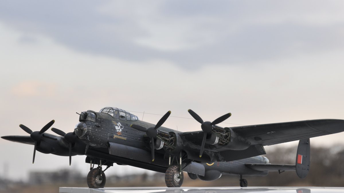 spitfish_'s tweet photo. 完成!!
Tamiya 1/48 Avro Lancaster B.I
表面のベコベコなどの工作に注力しました... https://t.co/rY9mZlmYUX