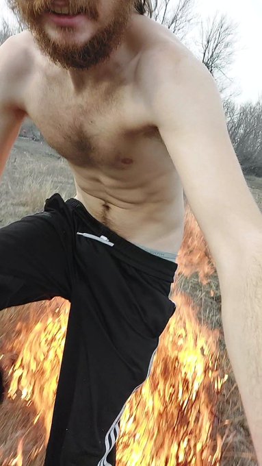 Though the fire and the flames, to bring you this steaming hot cockmeat sandwich ? #fire https://t.c