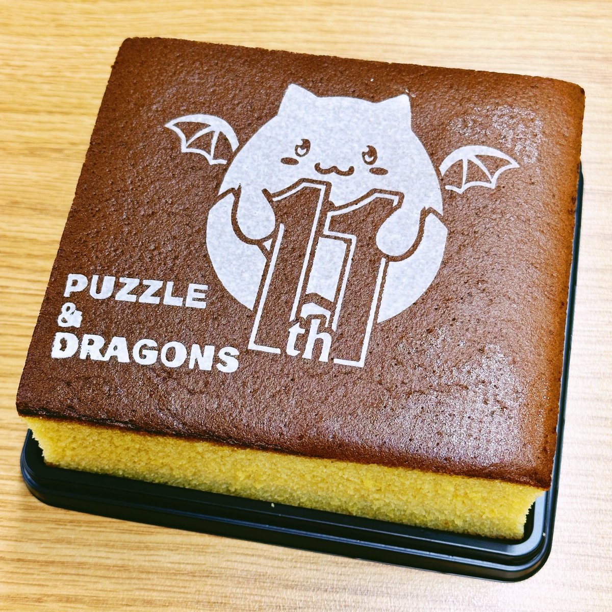 winds_PR's tweet image. ガンホー・オンライン・エンターテイメント株式会社さまから、『パズドラ11周年記念カステラ』が届きました！
パズル&amp;amp;ドラゴンズ11周年おめでとうございます！！