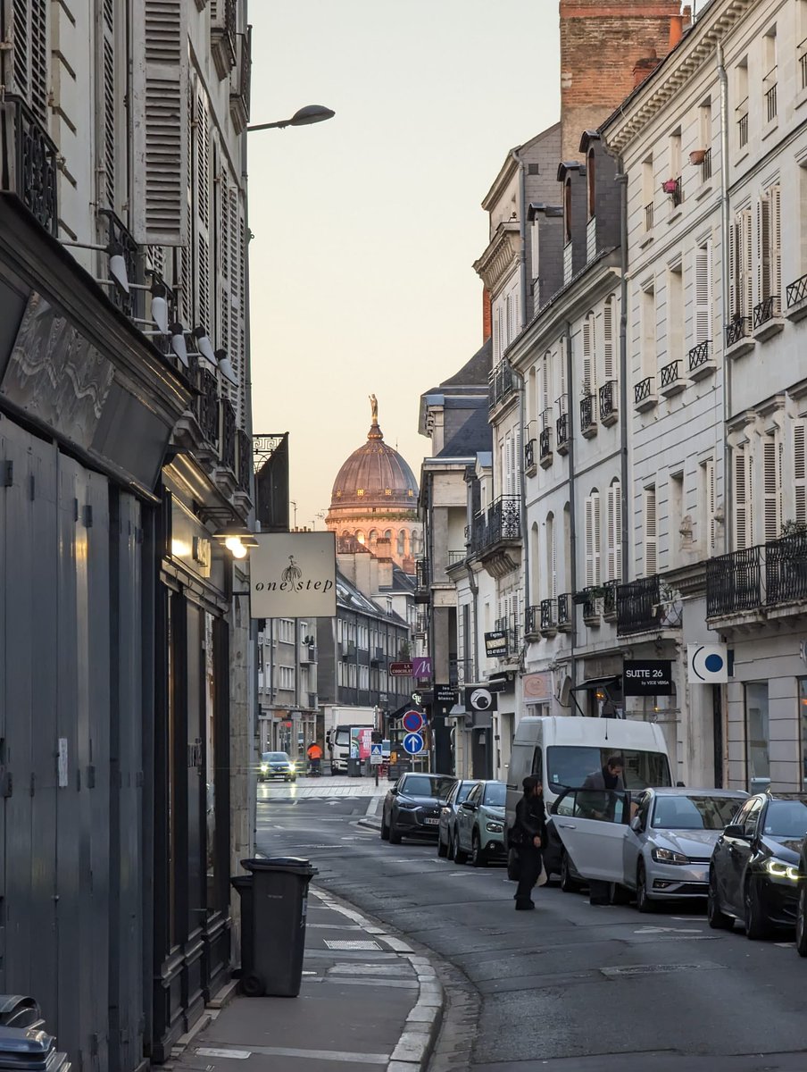 Ville de Tours on Twitter "La basilique SaintMartin a disparu. Si vous la voyez, faites nous