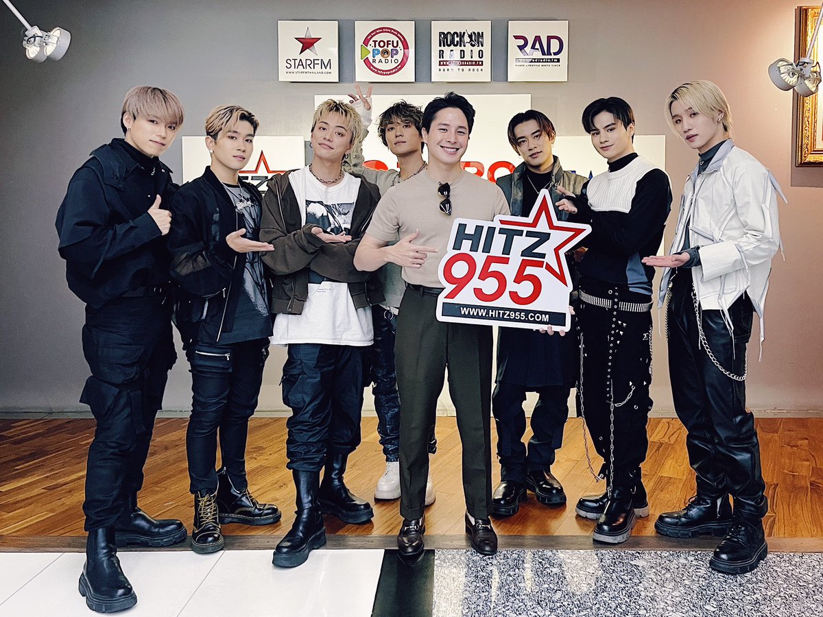 #HITZTODAY วันนี้! 
แวะมาทักทายชาวฮิตซ์ และดีเจวี
พร้อมฝากเพลงล่าสุด “Drop Dead” ให้ไปลองฟังกัน
.

แล้วรีเควสเพลงนี้กันมาเยอะๆที่ #HITZ955 
คลิกเลย bit.ly/3mJwxMX 
FB | IG | TW | TT : @HITZ955 
#DropDead
#LDH 
#BALLISTIKBOYZ #BALLISTIKBOYZxTRINITY