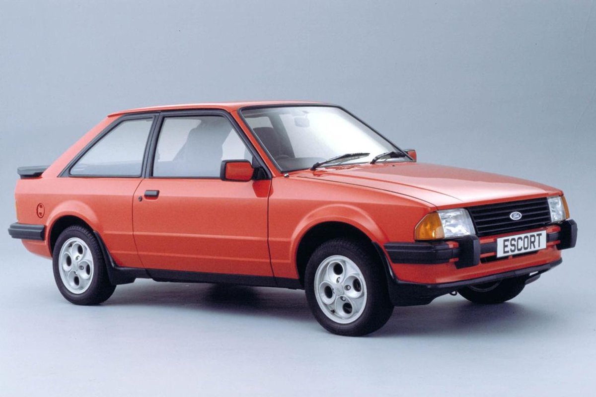robertashton1's tweet photo. Today a letter from DWP telling my that my state pension will be more than £10,000 a year from April.
That's 2.5x what I earned in 1979 as a #Fisons #fertilizer rep in #Norfolk, although I did have a company car - a bright red Ford Escort! #inflation https://t.co/xvfQerAnyf