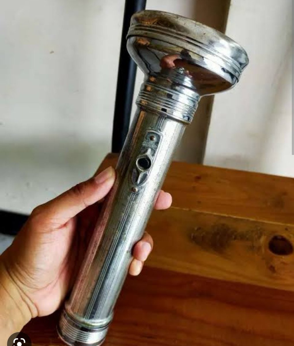 littletaa's tweet photo. maap nih ya siapapun designernya.. JELEK BGT INI WEY 😭😭😭😭😭
kayak senter jaman eyangku https://t.co/DB8K4PZt2k